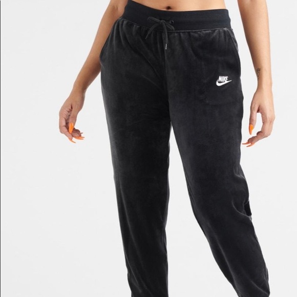 Nike Pants - NIKE
PLUSH HERITAGE PANT size Large